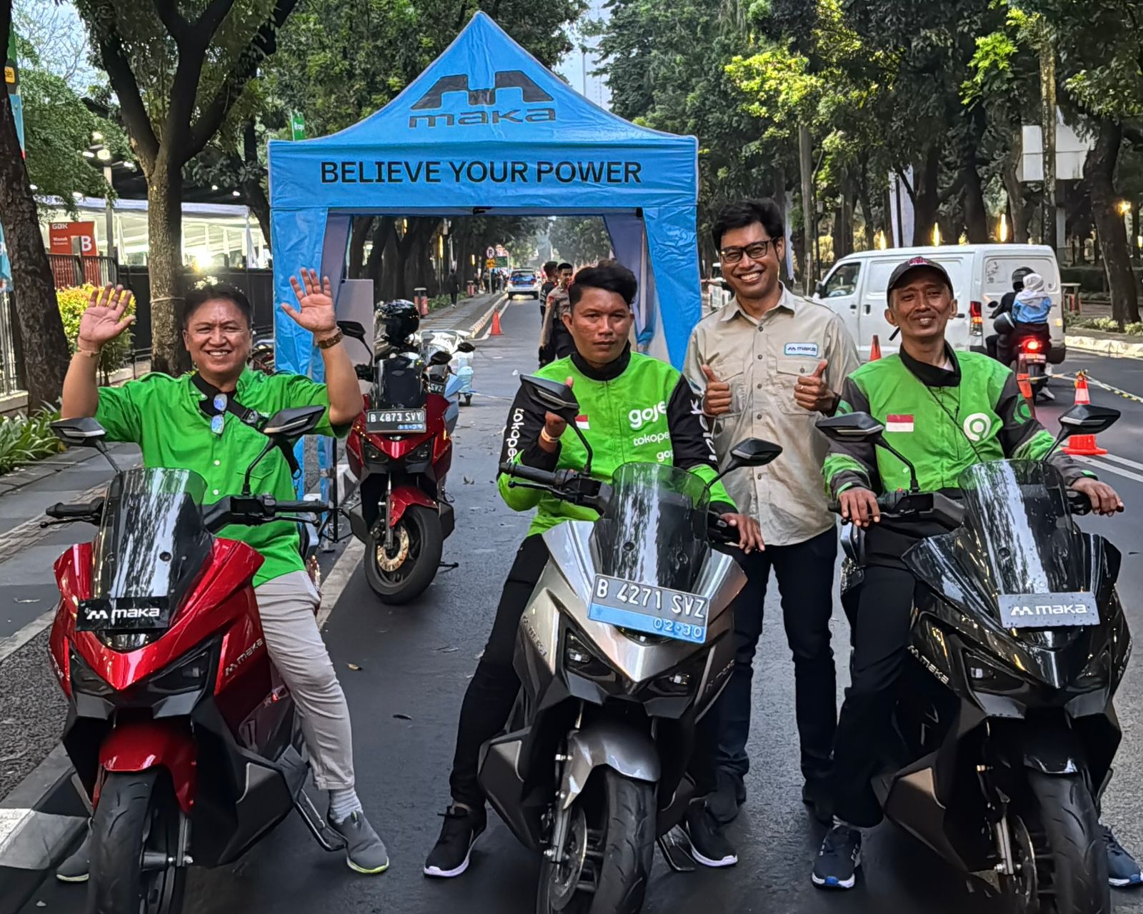 MAKA Motors Bagi-Bagi Motor Listrik ke Mitra Juara Gojek